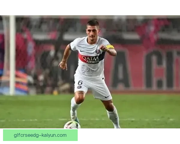 维拉蒂在意大利国家队的表现稳健，继续为球队贡献关键传球与组织能力。